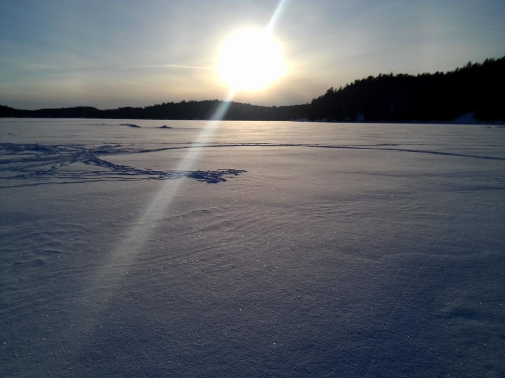 Little Hawk Resort & Marina Algonquin Highlands Exterior photo
